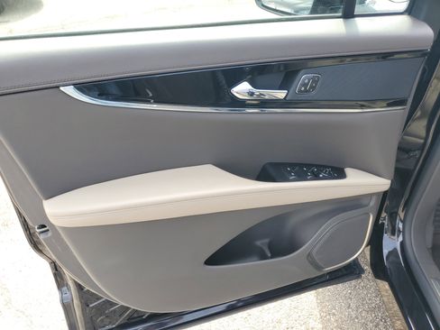 Certified 2023 Lincoln Nautilus FWD image 10
