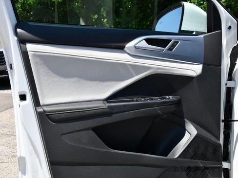 New 2026 Volkswagen Taos SE AWD/4WD image 10