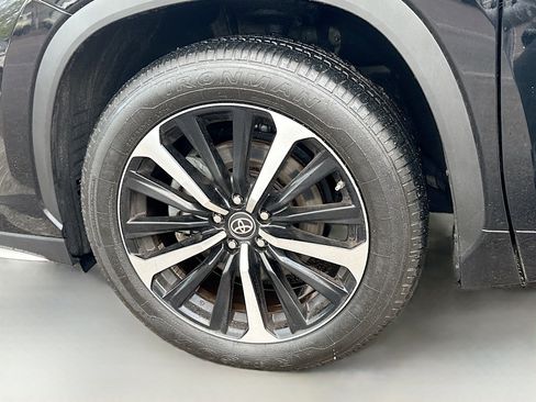 Used 2022 Toyota Highlander XSE FWD image 42