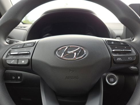 Used 2023 Hyundai Kona SEL AWD/4WD image 30
