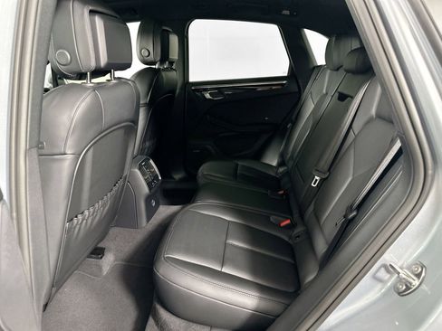 Certified 2025 Porsche Macan image 27