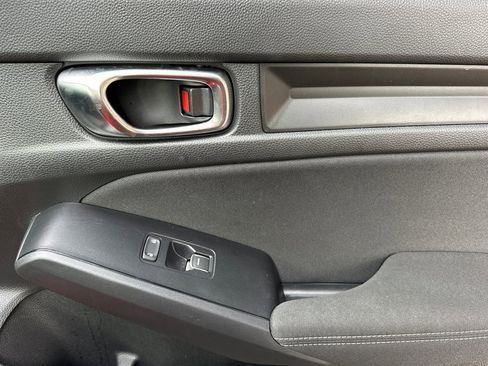 Used 2025 Honda Civic Sport image 18