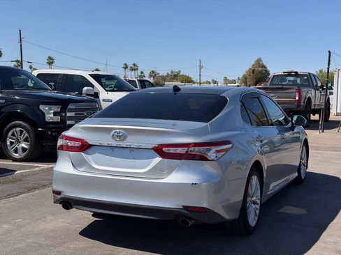 Used 2018 Toyota Camry XLE image 9