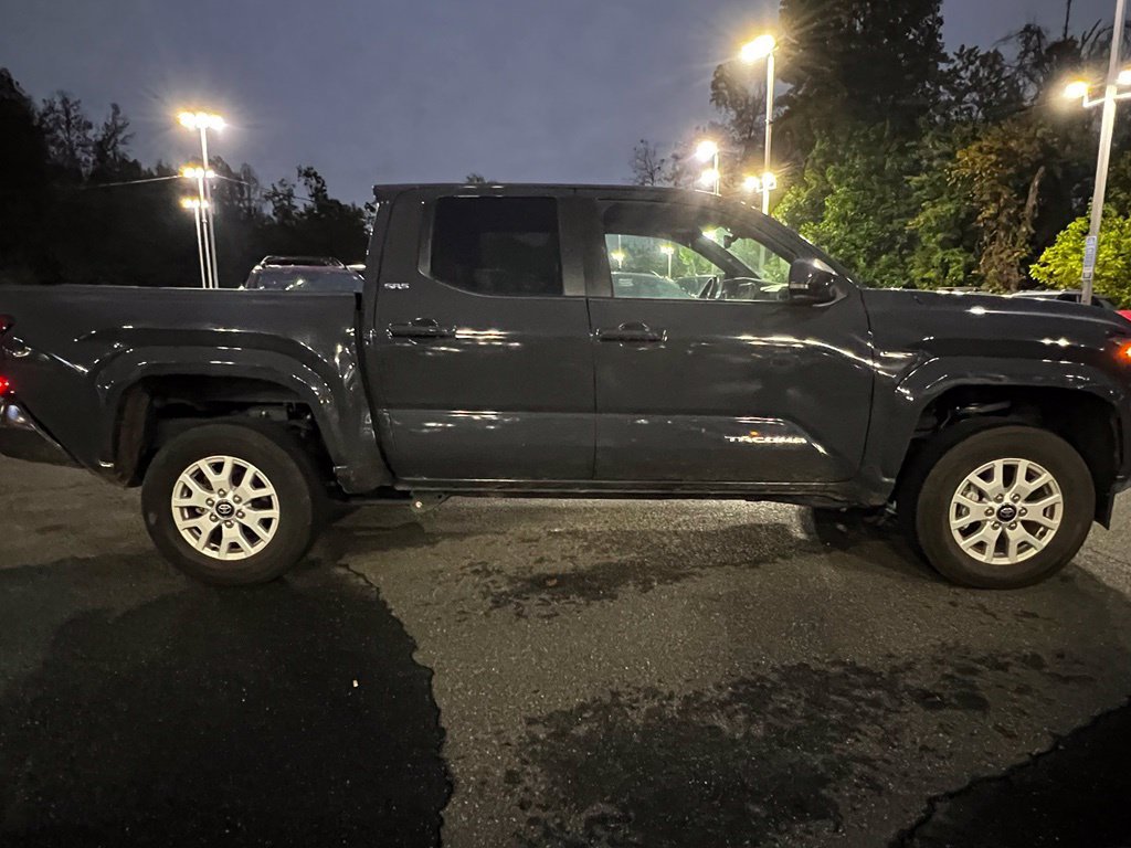 Used 2024 Toyota Tacoma SR5 AWD/4WD image 4