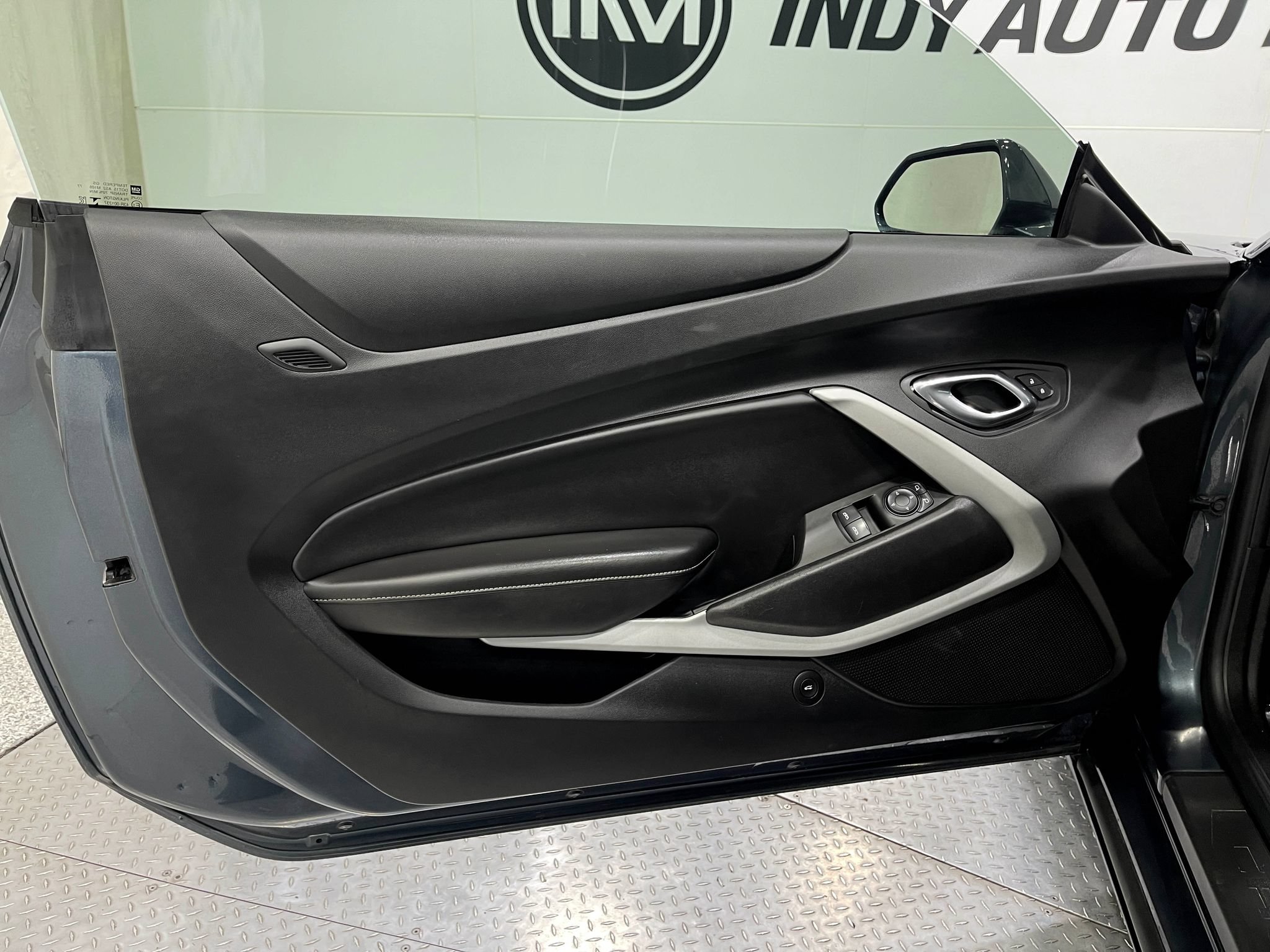 Used 2019 Chevrolet Camaro SS RWD image 13