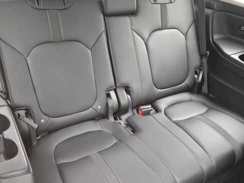 Certified 2025 Honda Pilot Touring image 19