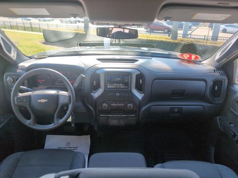 Used 2019 Chevrolet Silverado 1500 Custom w/ Custom Value Package image 27