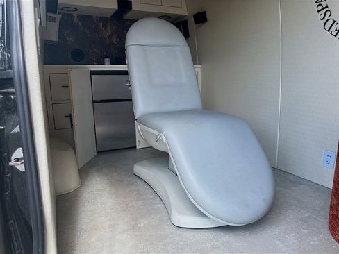 Used 2024 Mercedes-Benz Sprinter 2500 image 23