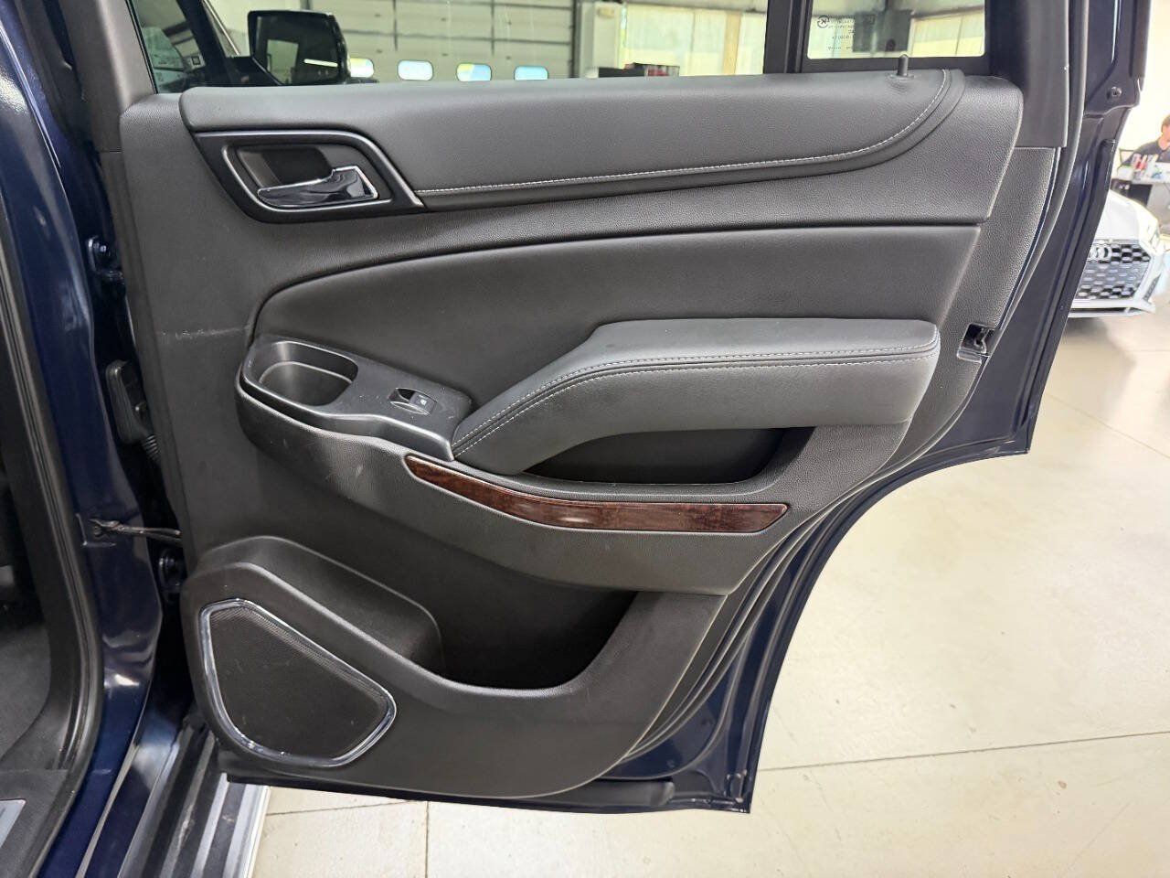 Used 2019 GMC Yukon SLT w/ HD Trailering Package AWD/4WD image 15