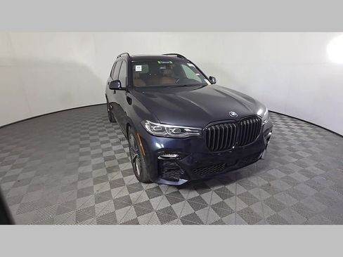 Used 2022 BMW X7 xDrive40i w/ M Sport Package image 53