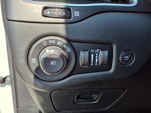 Used 2022 Jeep Cherokee Trailhawk w/ Comfort/Convenience Group image 14