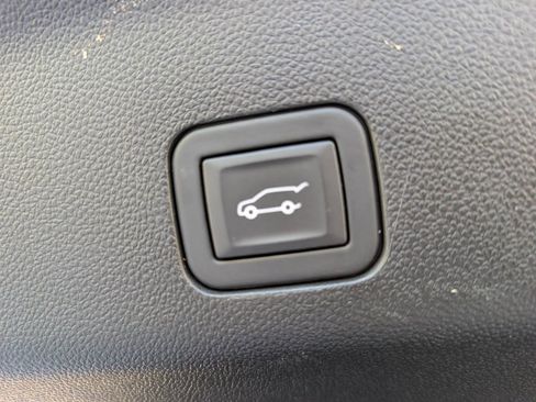 Used 2024 Chevrolet Tahoe Z71 w/ Luxury Package image 40