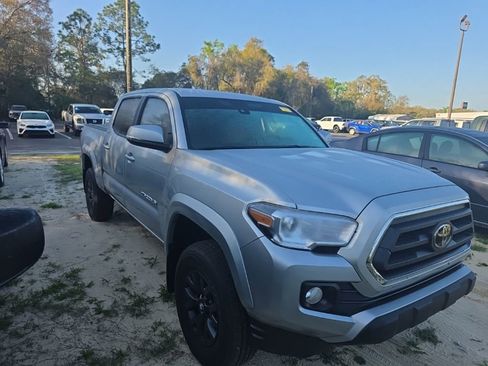 Used 2023 Toyota Tacoma SR5 w/ Technology Package image 3