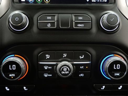 Used 2022 Chevrolet Silverado 1500 LT AWD/4WD image 18