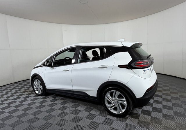 Used 2022 Chevrolet Bolt LT FWD image 3
