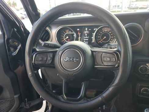 Used 2021 Jeep Wrangler Unlimited Sport image 27