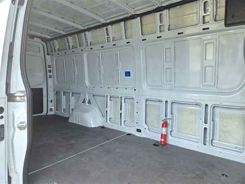 Used 2025 Mercedes-Benz Sprinter 2500 image 10