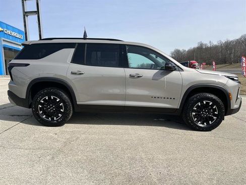 New 2026 Chevrolet Traverse Z71 w/ Driver Confidence Package image 3