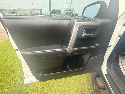 Used 2014 Toyota 4Runner SR5 RWD image 12