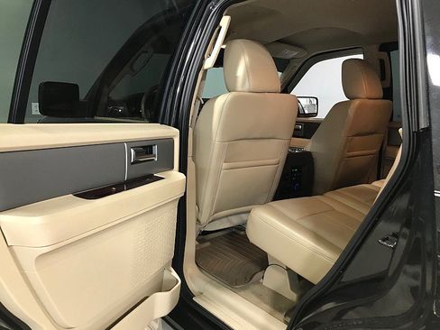 Used 2013 Ford Expedition XLT RWD image 17