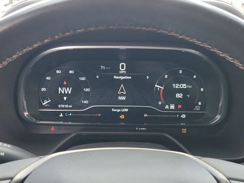 Used 2024 GMC Yukon AT4 w/ AT4 Premium Package AWD/4WD image 10