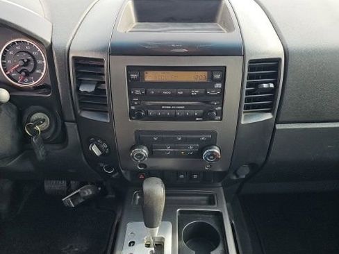 Used 2011 Nissan Titan S image 11