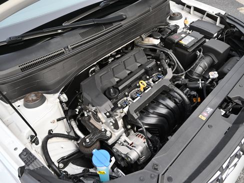 Used 2022 Hyundai Venue SEL image 42