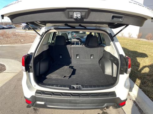 Used 2020 Subaru Forester Premium image 6
