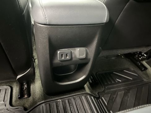 Used 2018 Chevrolet Colorado Z71 image 11