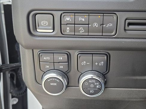 Certified 2022 GMC Yukon AT4 AWD/4WD image 30