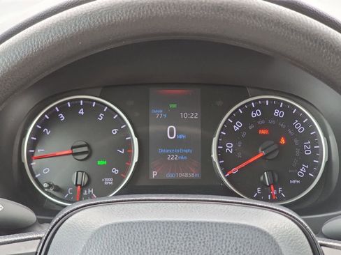 Used 2021 Toyota RAV4 XLE w/ Convenience Package FWD image 30
