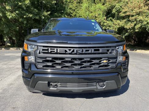 Used 2022 Chevrolet Silverado 1500 Custom AWD/4WD image 3