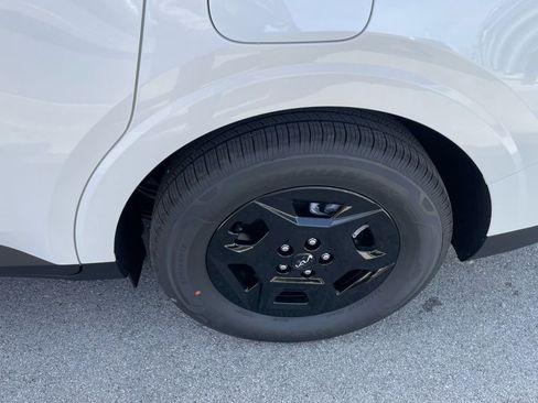 New 2026 Kia Carnival LXS image 34