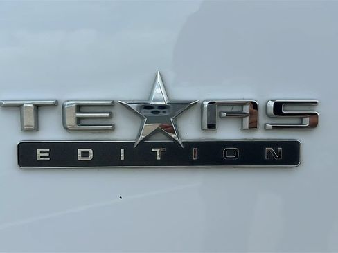 Used 2022 Chevrolet Silverado 1500 LT w/ Texas Edition Plus RWD image 7