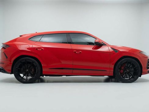 Used 2022 Lamborghini Urus AWD/4WD image 5