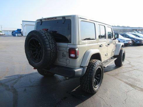 Used 2022 Jeep Wrangler Unlimited Sport AWD/4WD image 6