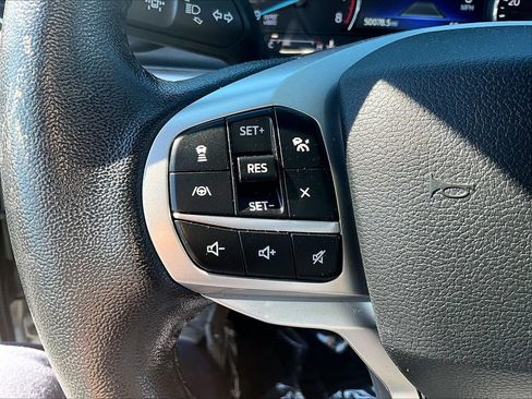 Used 2021 Ford Explorer XLT AWD/4WD image 18