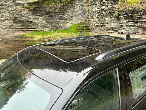 New 2025 Jeep Grand Cherokee Altitude image 10