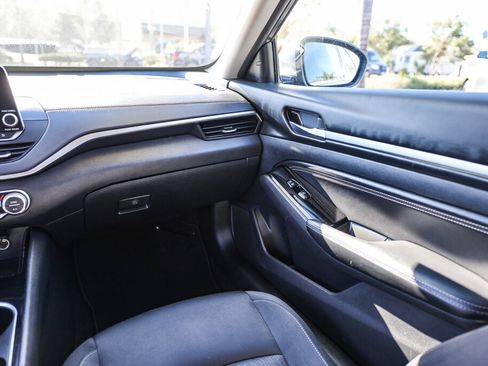 Used 2020 Nissan Altima 2.5 SV image 6