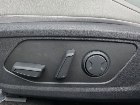 New 2026 Hyundai Elantra Limited FWD image 39