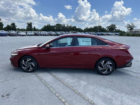 New 2025 Hyundai Elantra Limited image 14