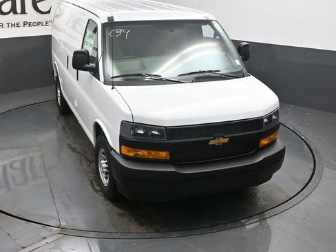 New 2026 Chevrolet Express 2500 image 25