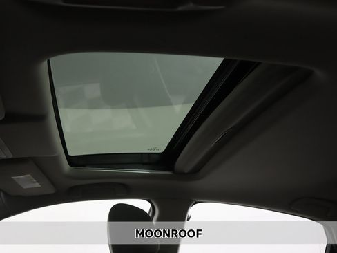 Used 2019 Honda Civic EX image 3