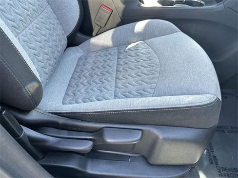 Used 2023 Chevrolet Equinox LT image 39