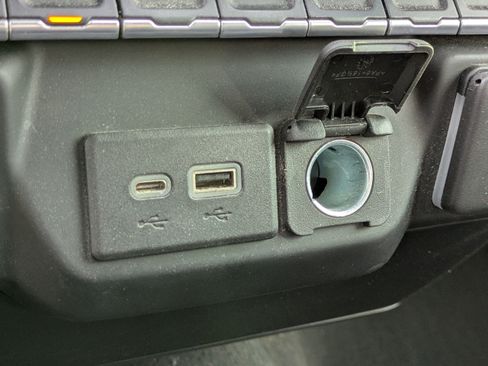 Used 2022 Chevrolet Silverado 1500 Custom RWD image 24