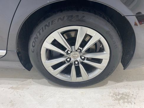 Used 2014 Lexus LS 460 AWD w/ Comfort Package image 32