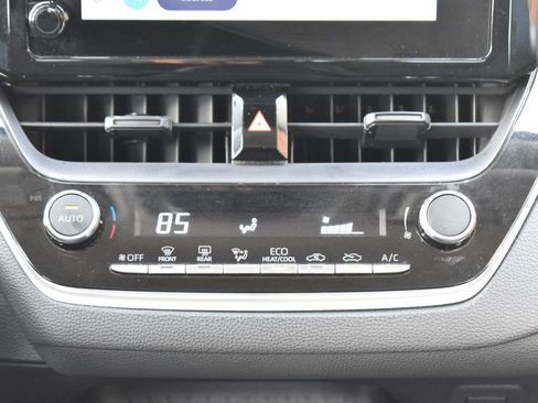 Used 2024 Toyota Corolla LE FWD image 31