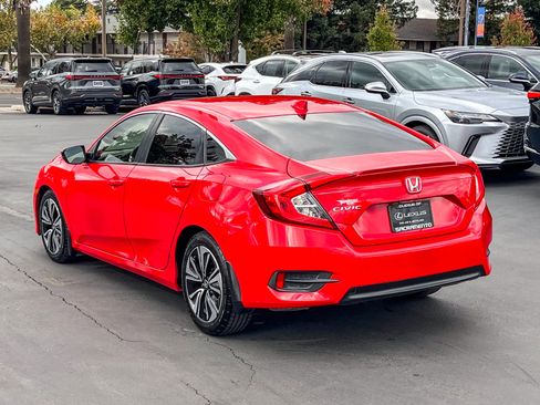 Used 2018 Honda Civic EX-T image 2