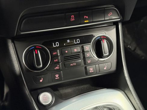 Used 2017 Audi Q3 2.0T Prestige w/ Prestige Package AWD/4WD image 38