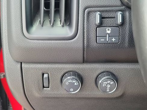 Used 2021 Chevrolet Colorado ZR2 w/ LPO, Power Package AWD/4WD image 18